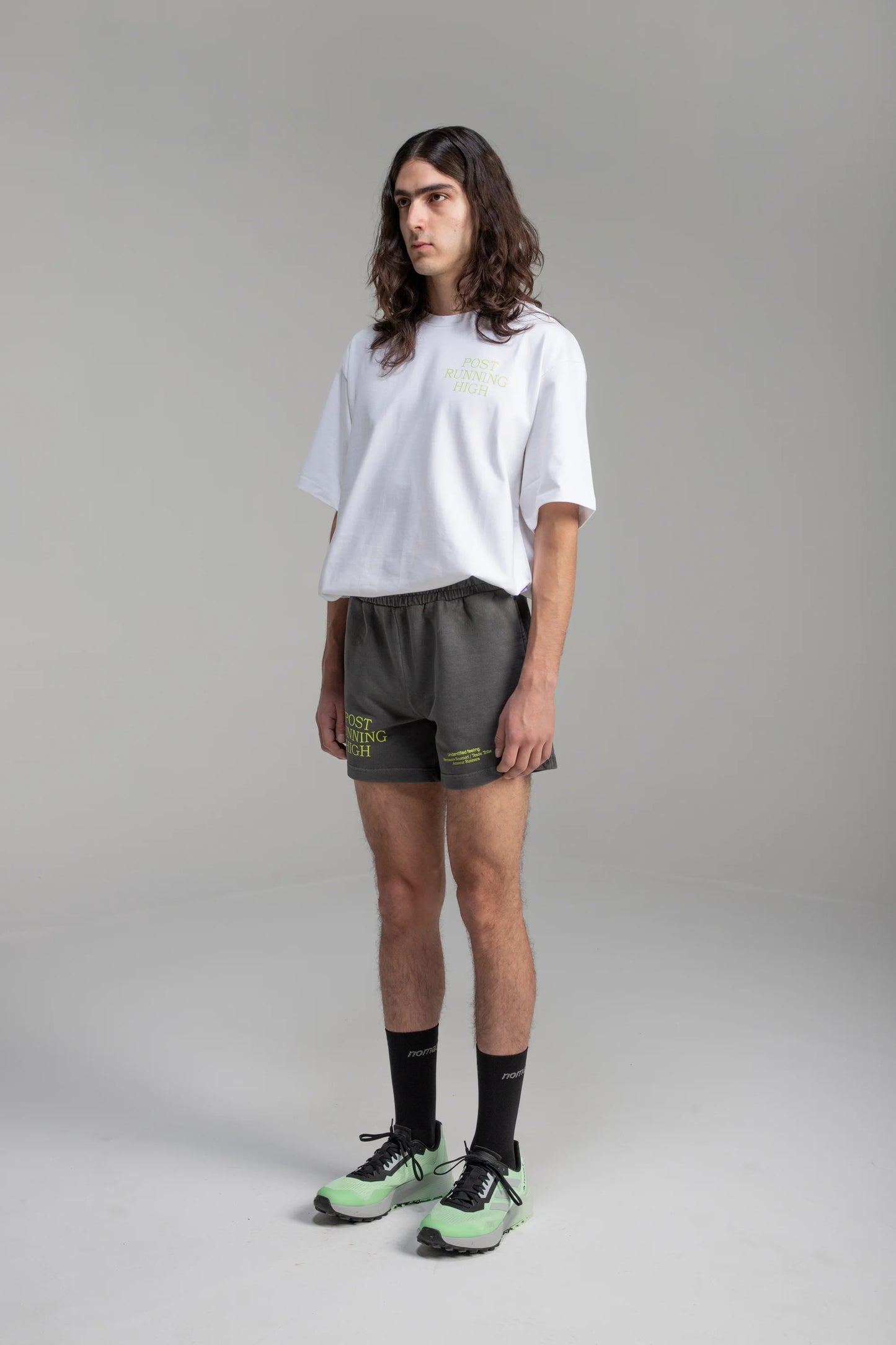 Hermanos Koumori Post Running High VOLT Camiseta blanca - Odda running