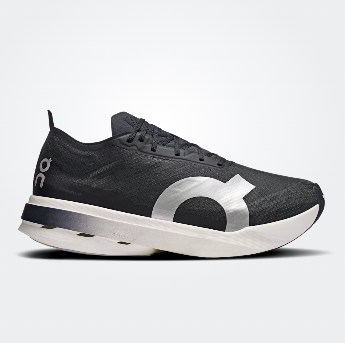 On Zapatillas Cloudboom Strike Black - White