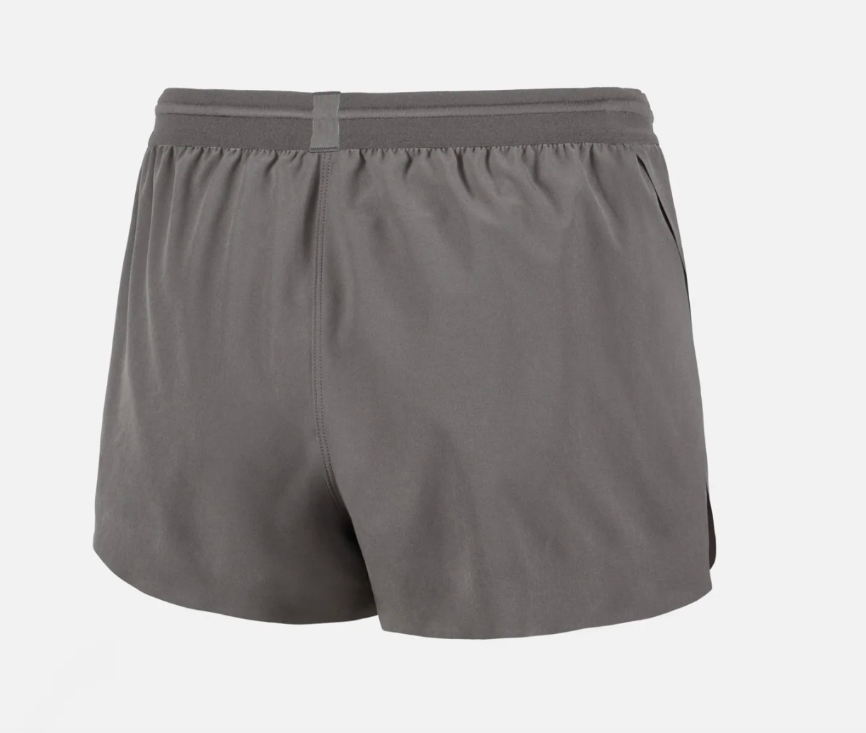 District Vision W Shorts 2" Split - Gris / Carbon - Odda running