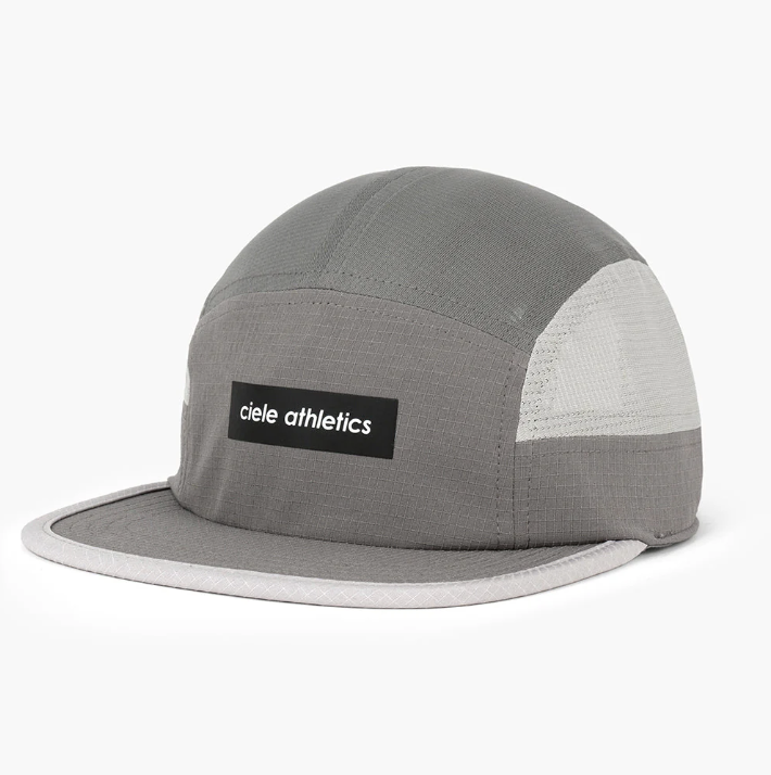 Ciele Gorra GOCap - Field - Iconic Bar - Gris - Odda running